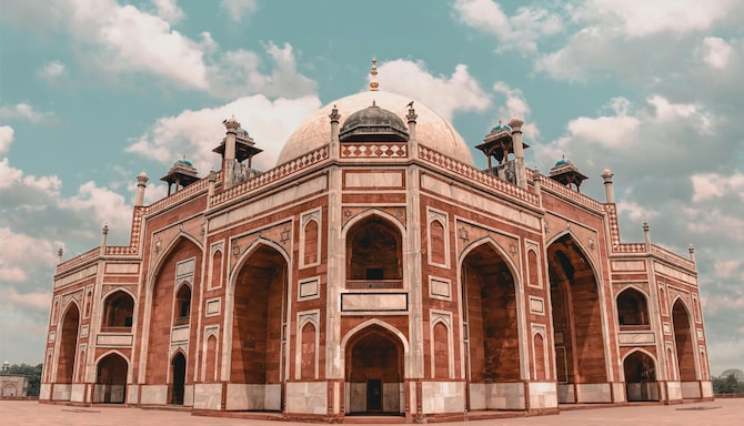 Radisson Hotel Delhi MG Road - Humayun s Tomb