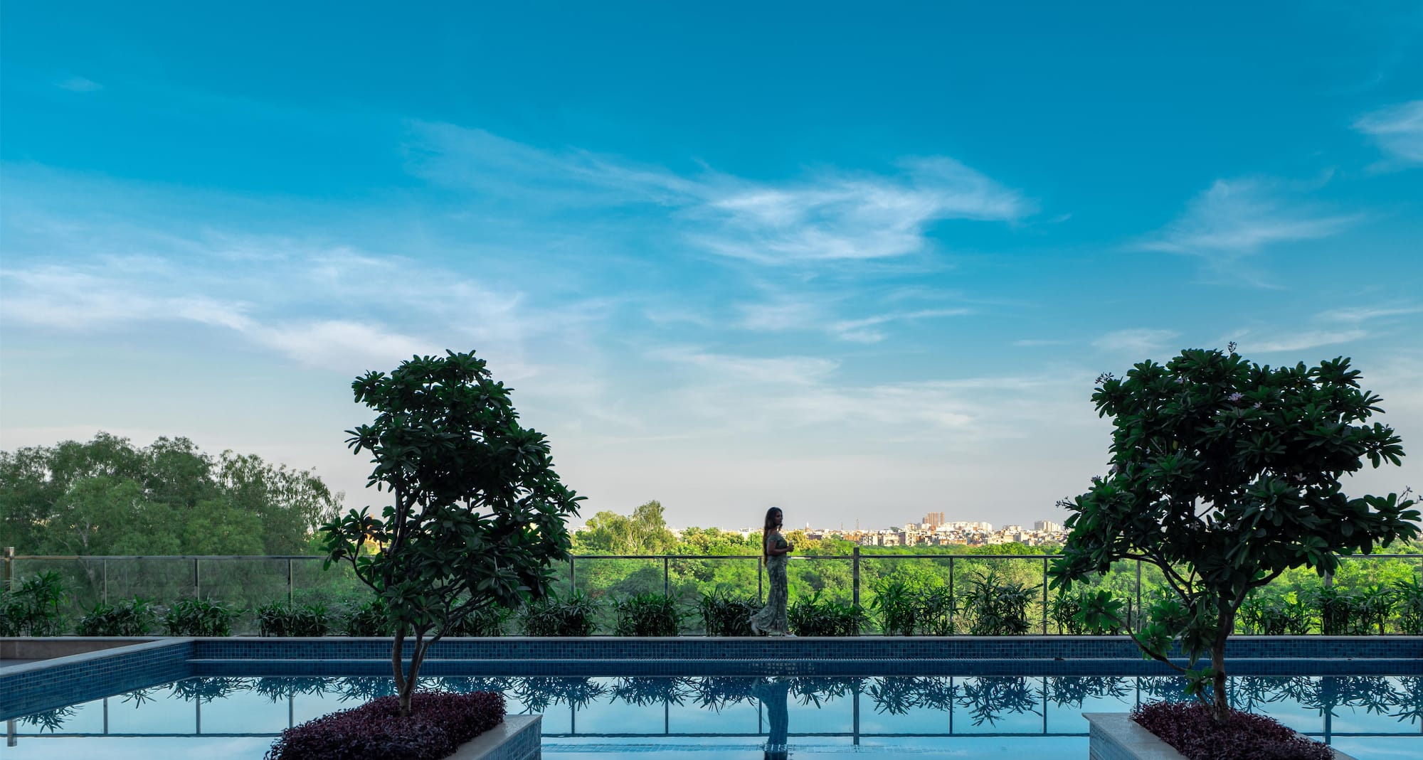 Radisson Hotel Delhi MG Road - Pool view