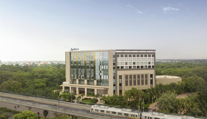 Radisson Hotel Delhi MG Road - Exterior