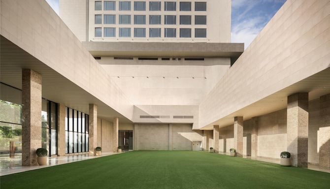 The Emerald Open Sky Courtyard