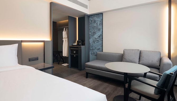 Radisson Hotel Don Mueang Bangkok - Deluxe Room
