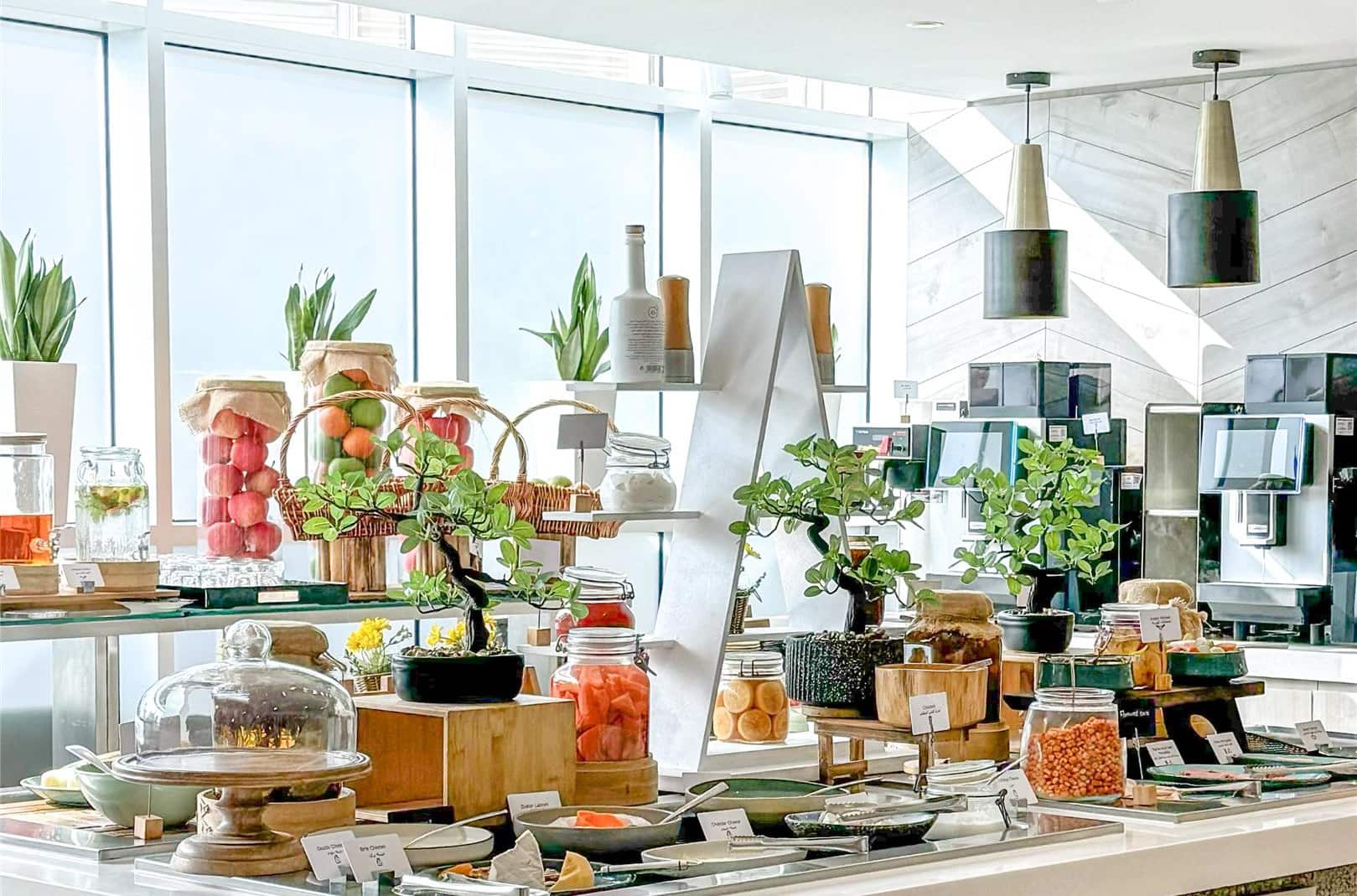 Radisson Hotel Dubai Damac Hills - Breakfast Area