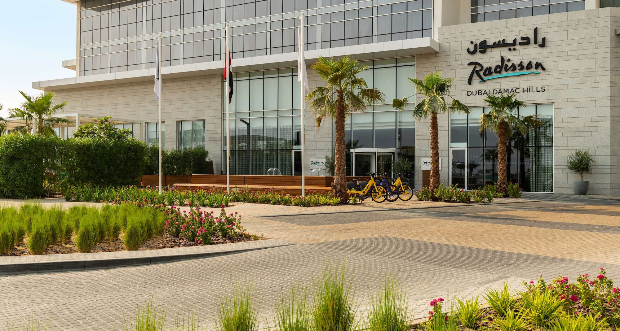 Radisson Hotel Dubai Damac Hills - Vista exterior