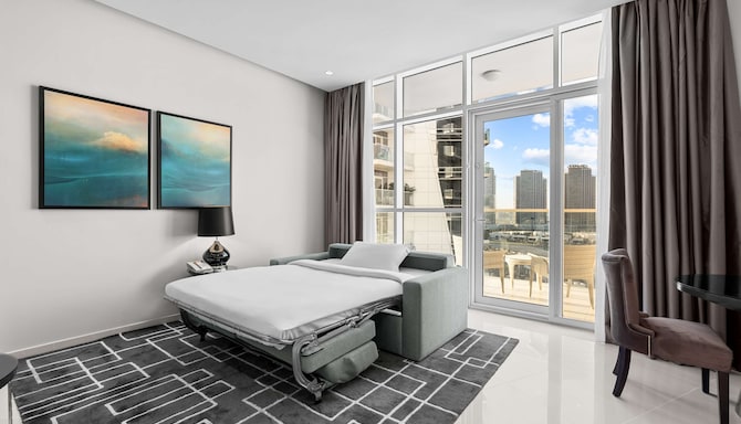 Radisson Hotel Dubai Damac Hills - Premium one bedroom suite