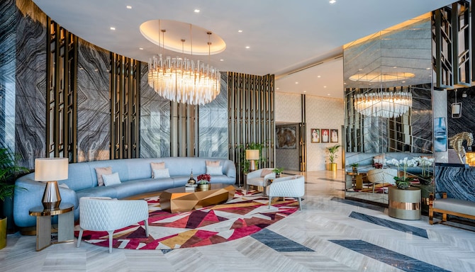 Radisson Hotel, Dubai DAMAC Hills - Lobby