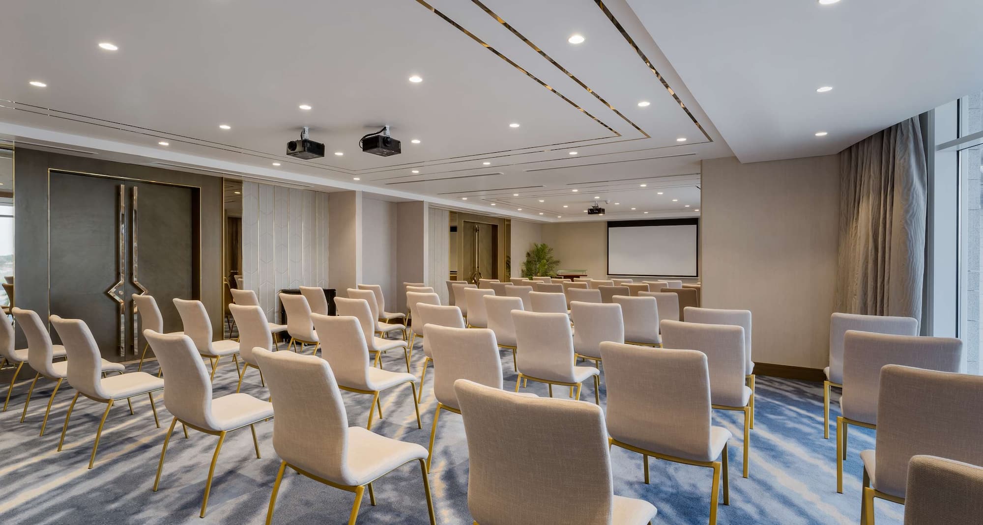 Radisson Hotel, Dubai Damac Hills - Eagle Room - theater set-up