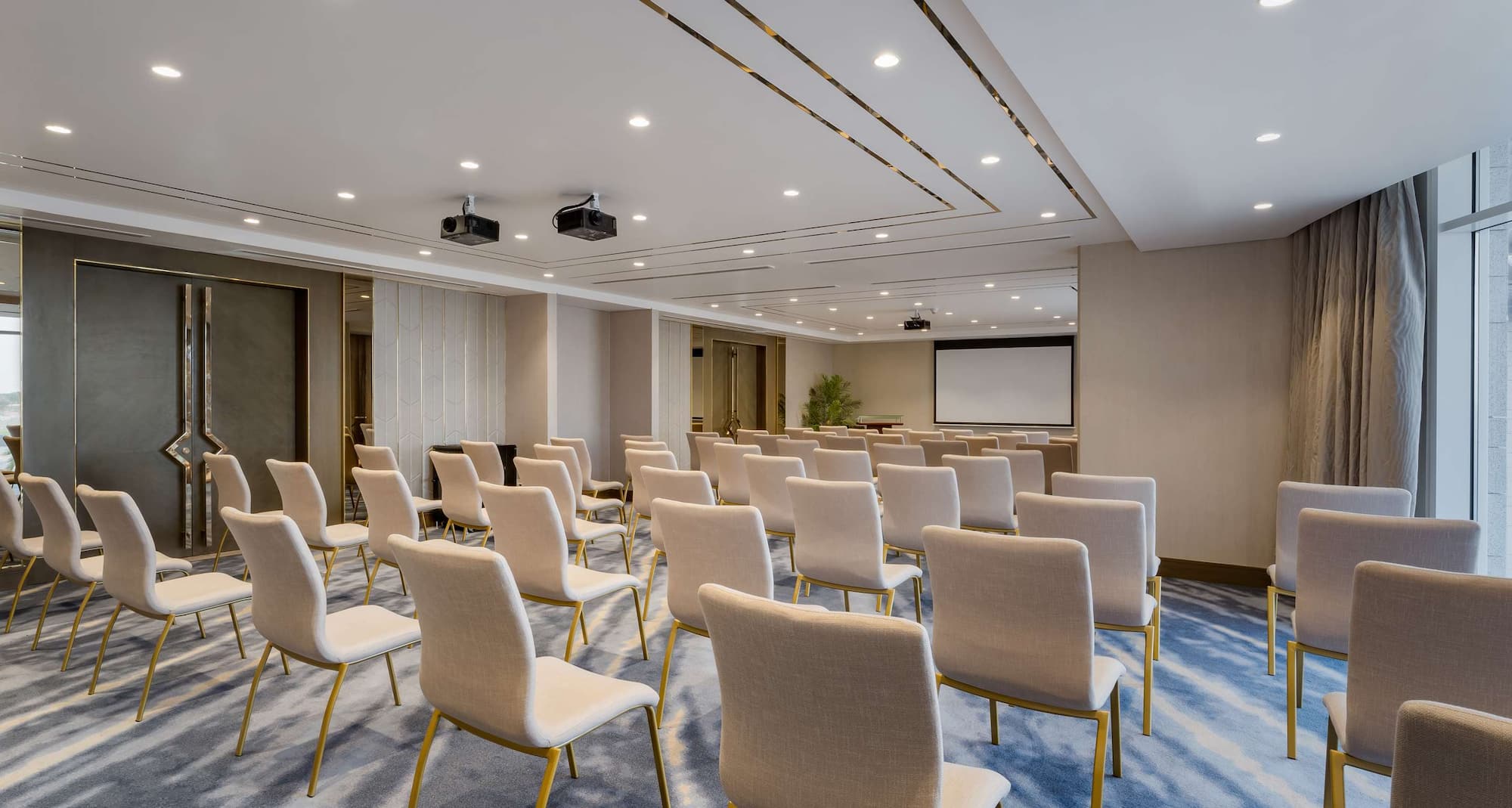 Radisson Hotel Dubai Damac Hills - Eagle Room - theater set-up