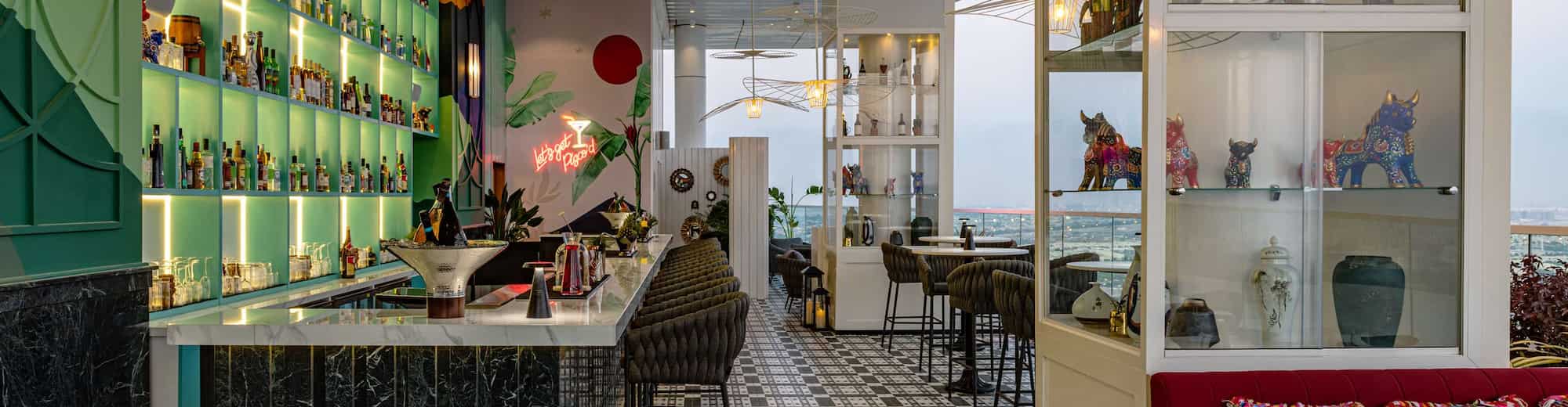 Radisson Hotel Dubai Damac Hills - Bar