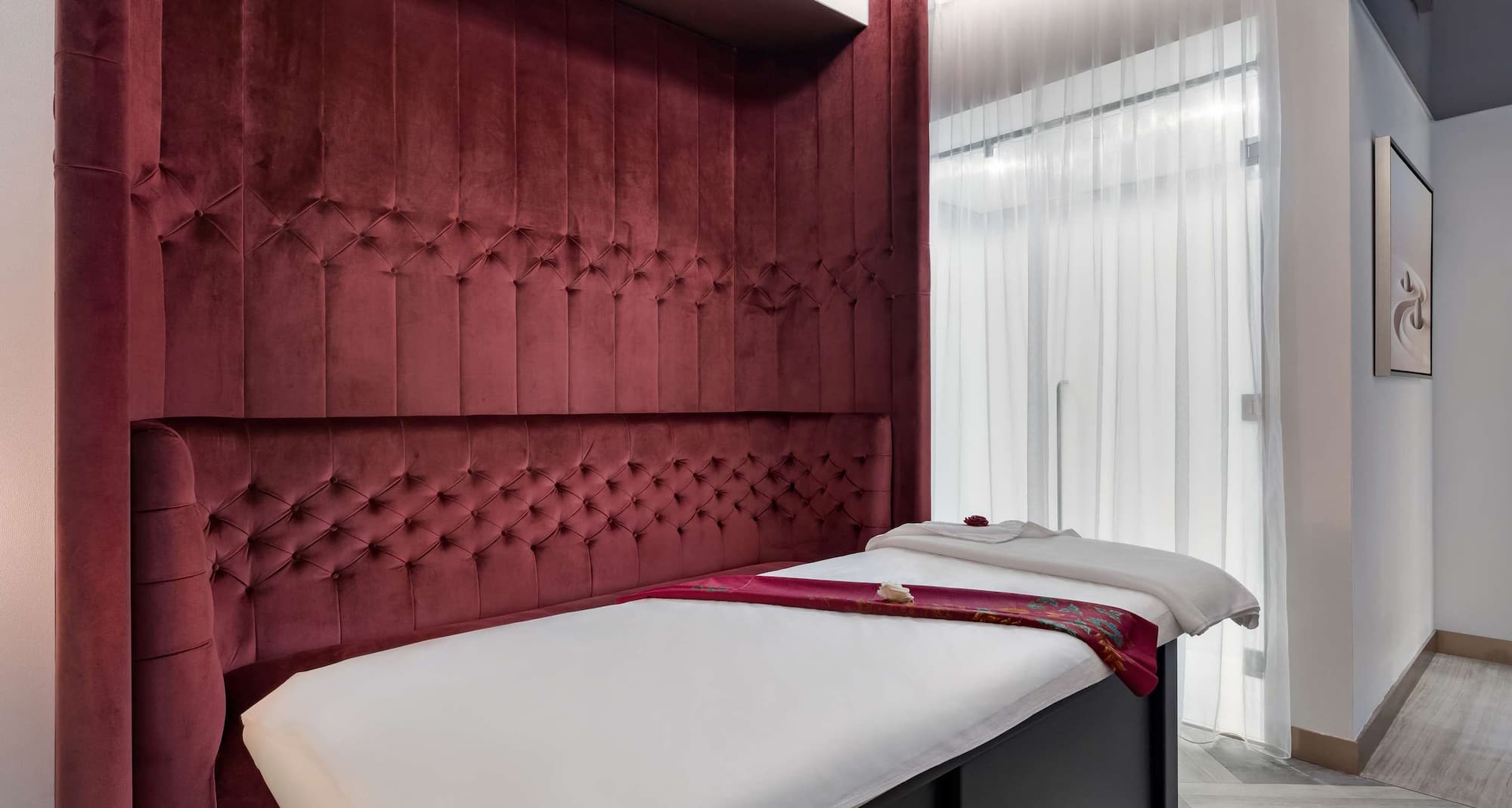 Radisson Hotel Dubai Damac Hills - Dreamworks Spa - massage room