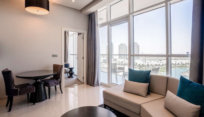 Radisson Hotel Dubai Damac Hills - One Bedroom Suite living area