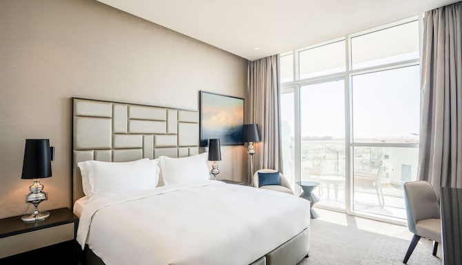 Radisson Hotel Dubai Damac Hills - Suite bedroom