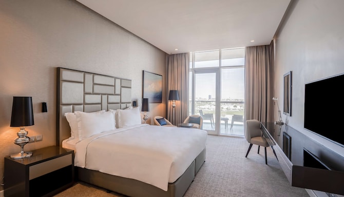 Radisson Hotel Dubai Damac Hills - Suite bedroom