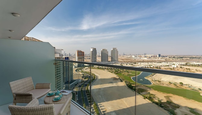 Radisson Hotel Dubai Damac Hills - Golf course view from guest room balcony