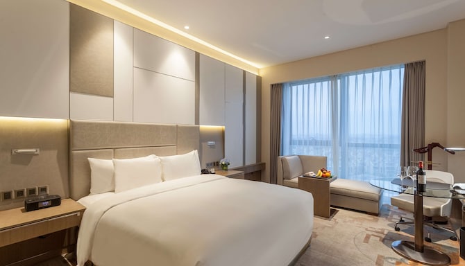 Radisson Hotel Exhibition Center Shanghai - Superior Room