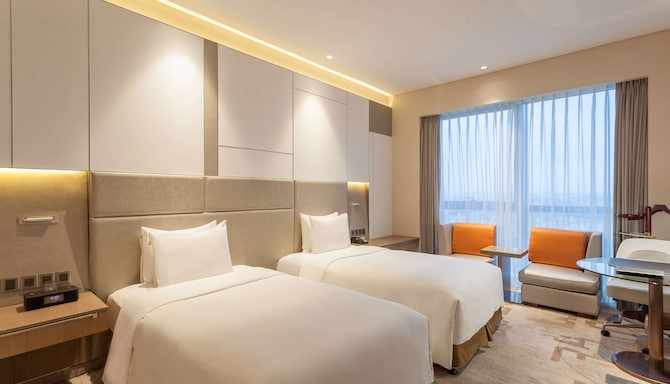 Radisson Hotel Exhibition Center Shanghai - Superior Room