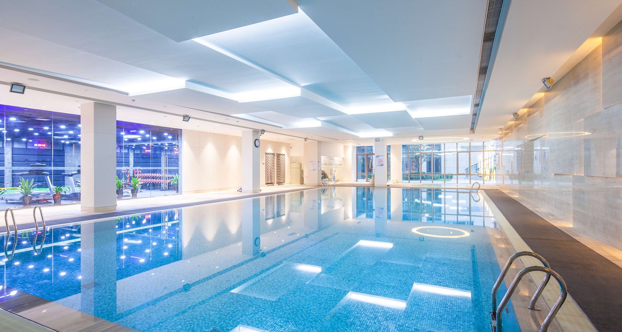 Radisson Hotel Exhibition Center Shanghai - Pool