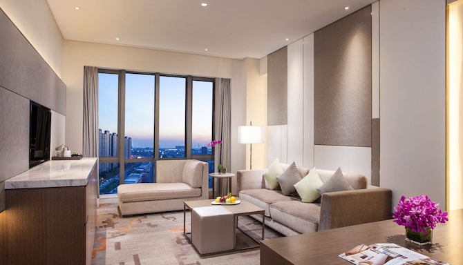 Radisson Hotel Exhibition Center Shanghai - Executive Suite