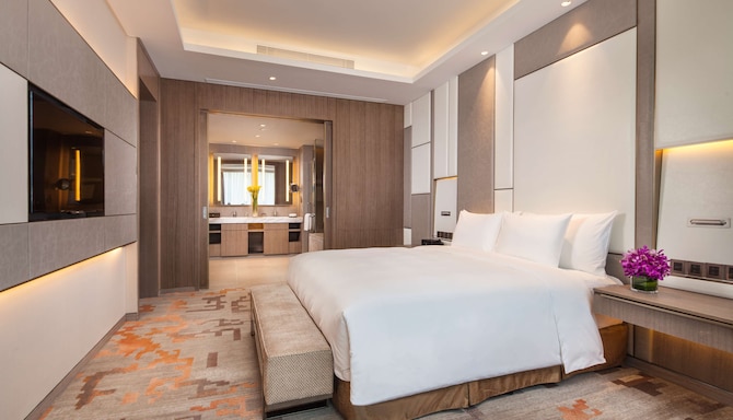 Radisson Hotel Exhibition Center Shanghai - Deluxe Suite