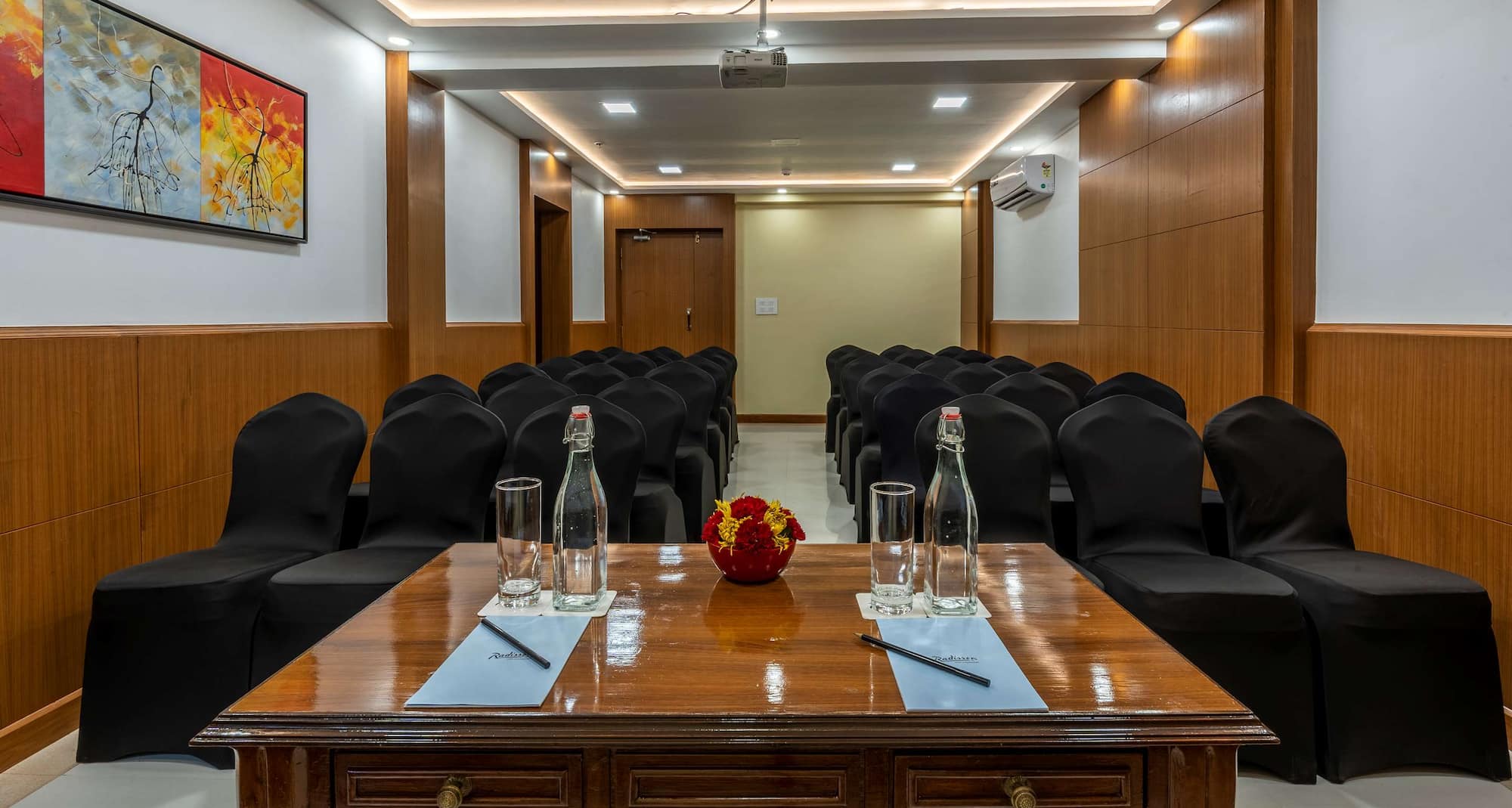 Radisson Hotel Goa Candolim - Oyster Room