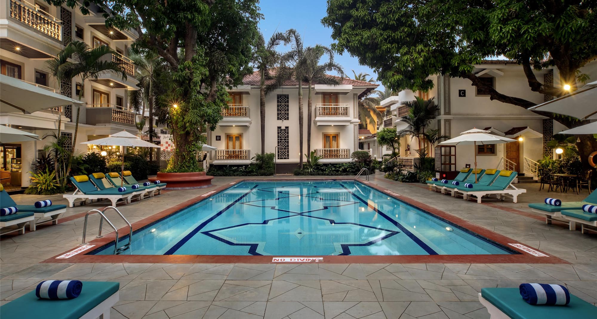 Radisson Hotel Goa Candolim - Swimming Pool