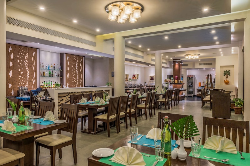 Dine at Candolim Beach Restaurants | Radisson Hotels