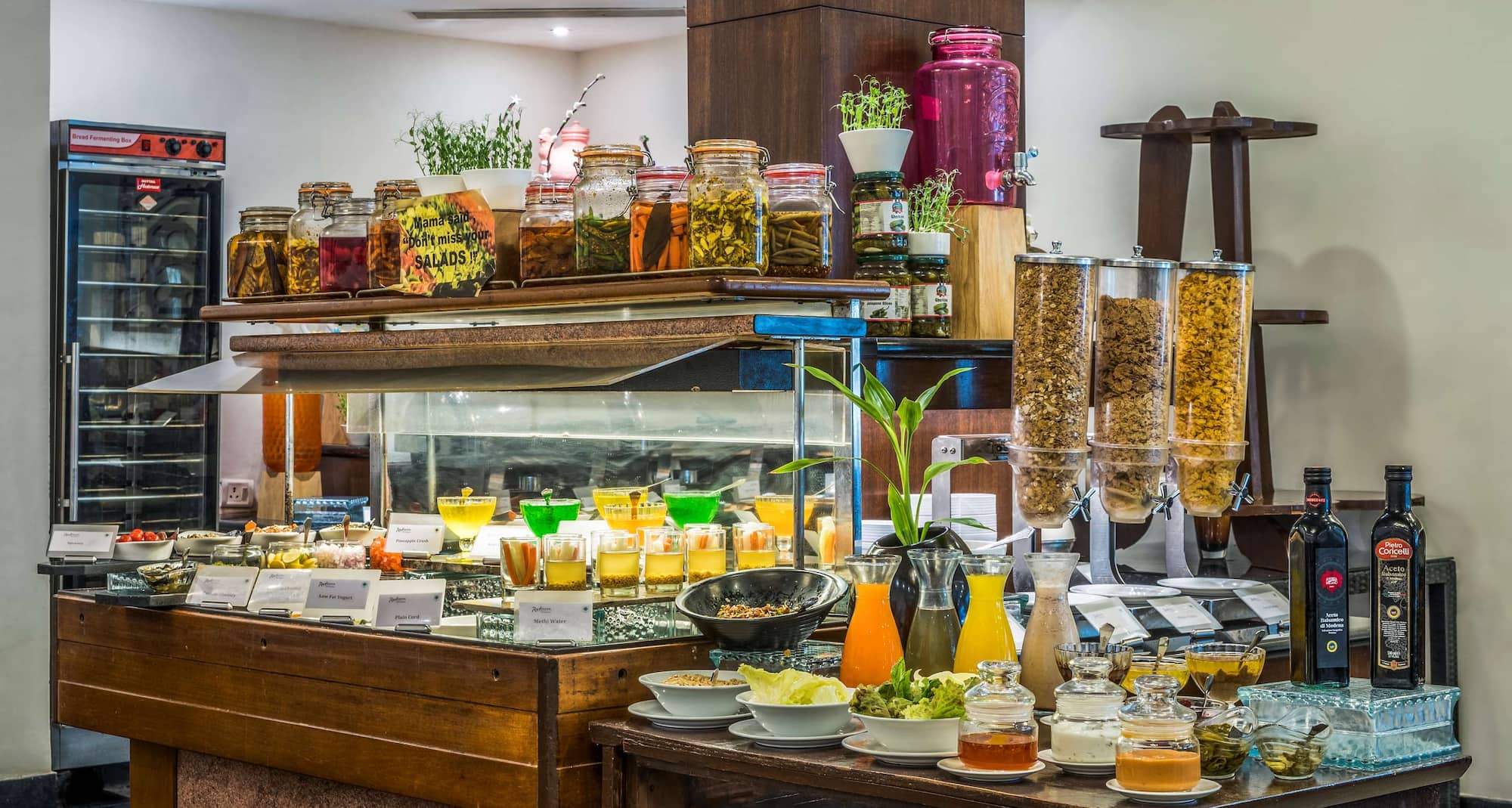 Radisson Hotel Goa Candolim - Restuarant Interior