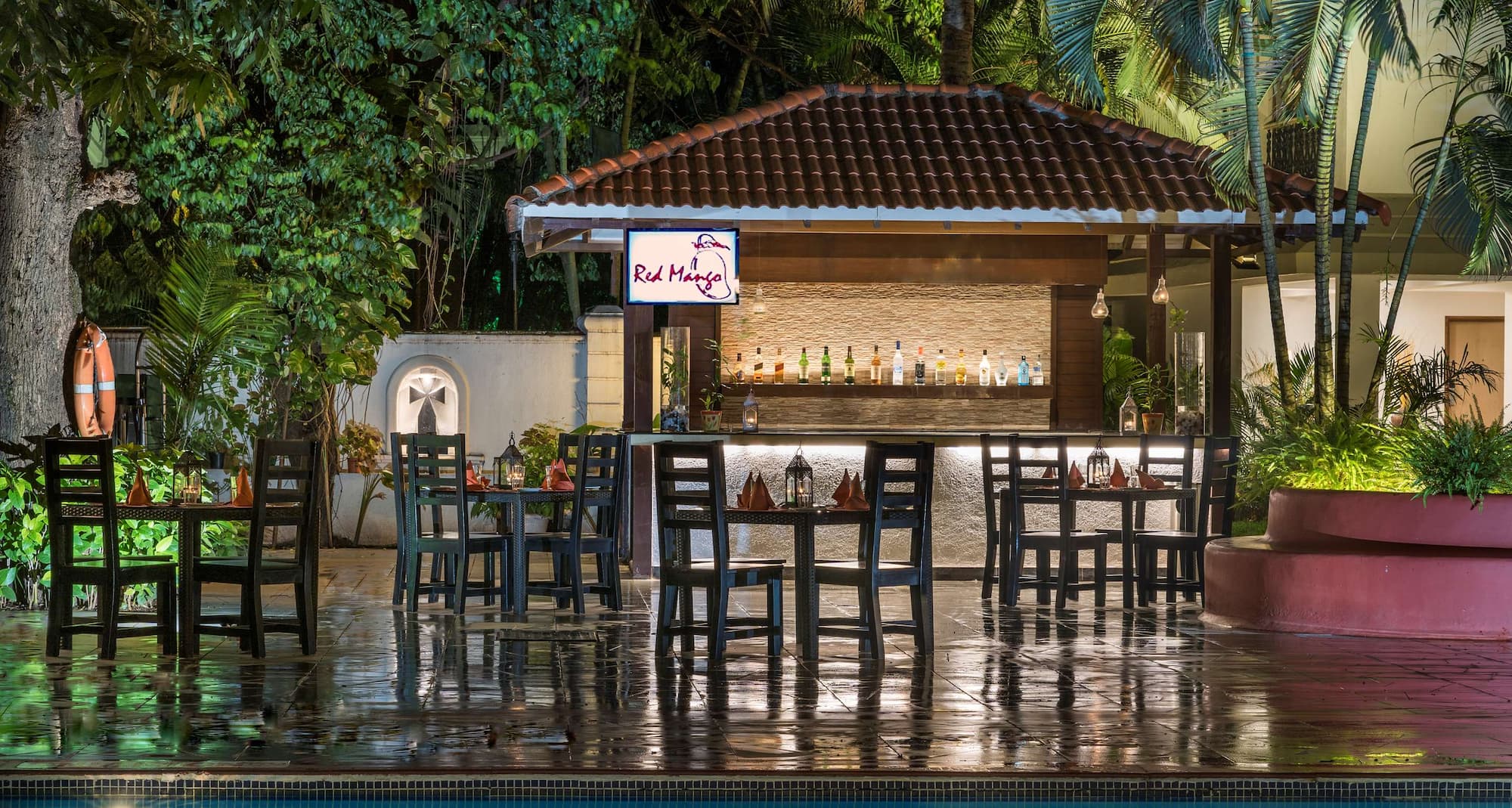 Radisson Hotel Goa Candolim - Red Mango