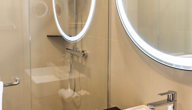 Radisson Hotel Gorizont Rostov-on-Don - Guest room bathroom