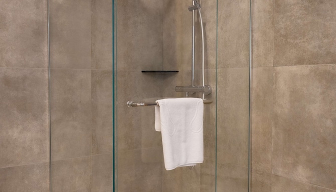 Radisson Hotel Gorizont Rostov-on-Don - Premium Room bathroom