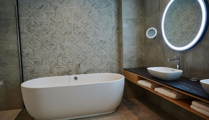 Radisson Hotel Gorizont Rostov-on-Don - Bathroom junior suite