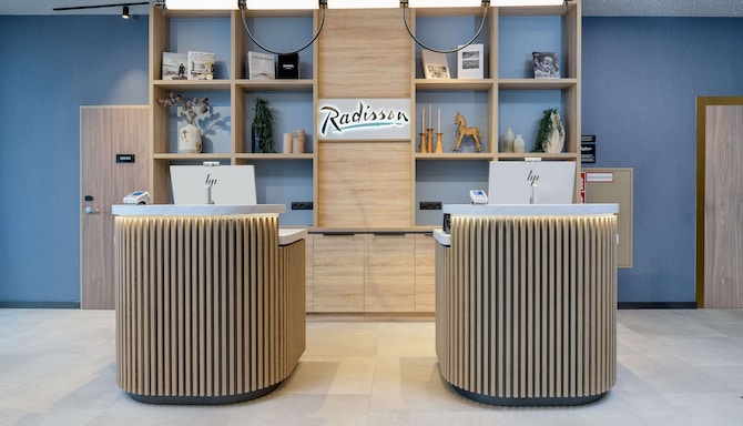 Radisson Hotel Graz - Reception & Welcome Area