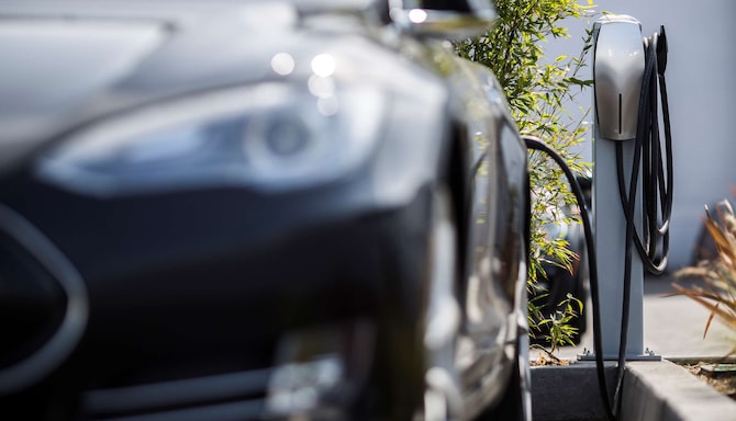 Radisson Hotel Group – Partnerschaften – Tesla-Ladestation