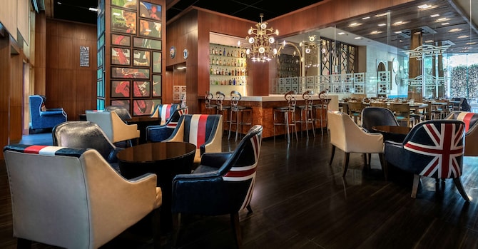 Radisson Hotel Gurugram Sohna Road City Center - The Brewhouse