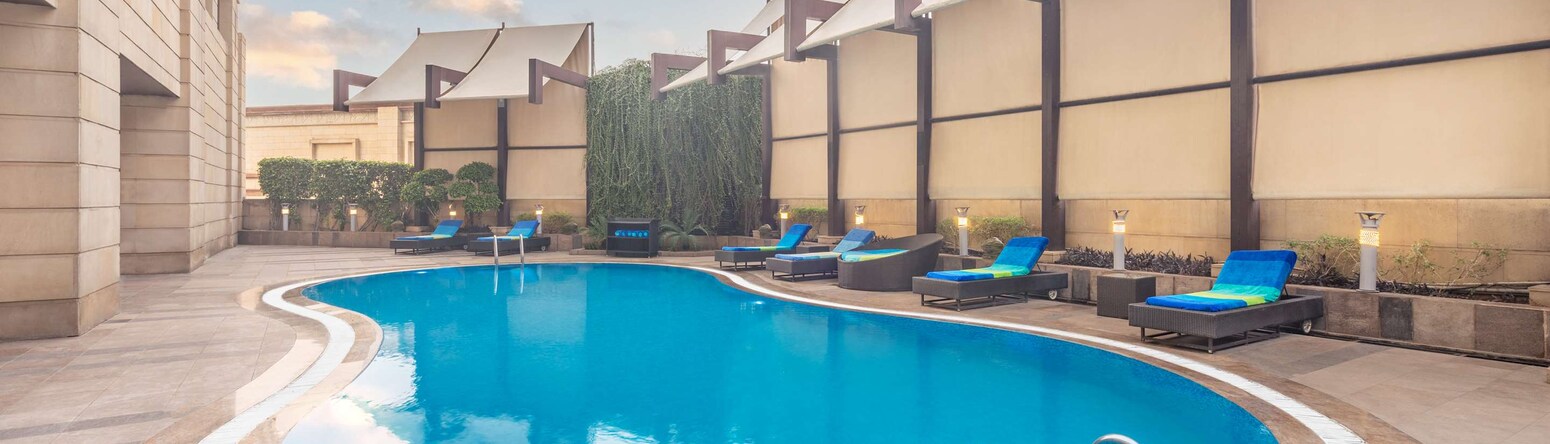 Radisson Hotel Gurugram Sohna Road City Center - Pool