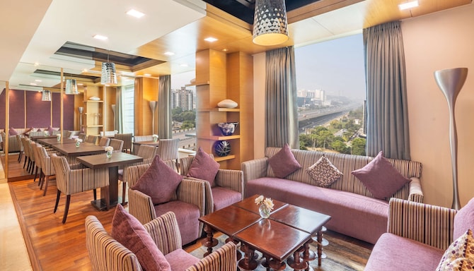 Radisson Hotel Gurugram Sohna Road City Center - Suite - Executive Lounge