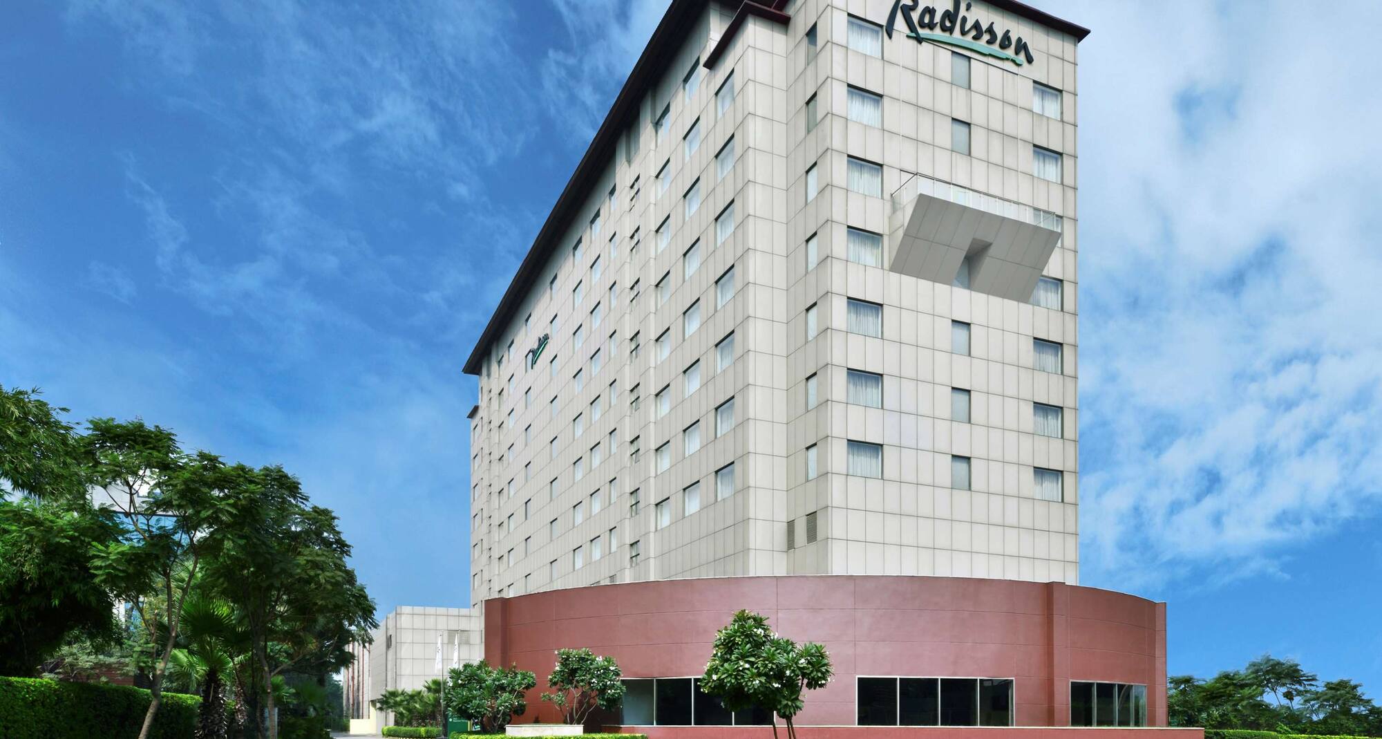 Radisson Gurugram Udyog Vihar - Hotel Exterior