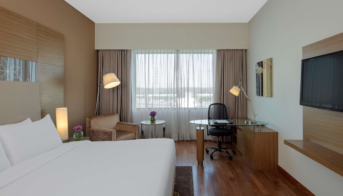 Radisson Hotel Gurugram Udyog Vihar - Guest room