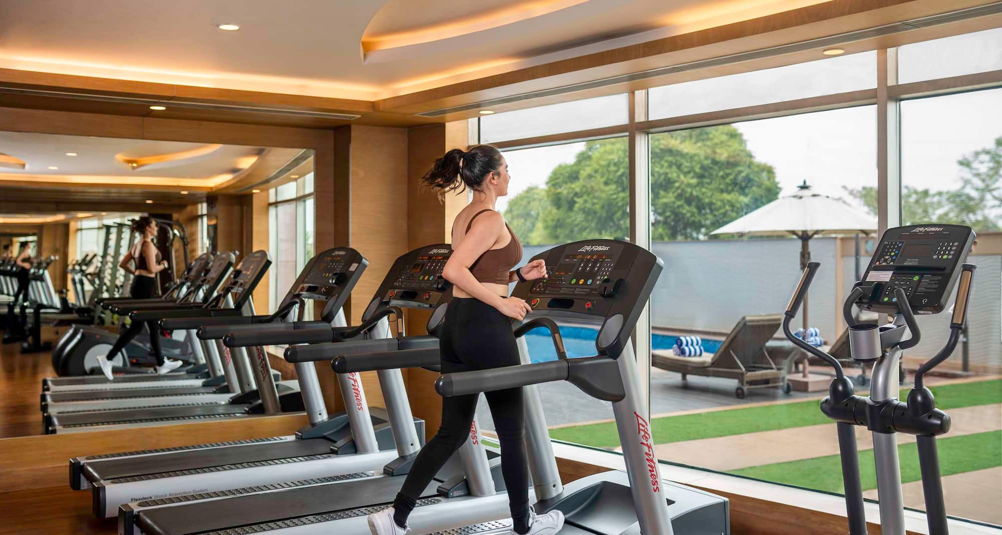 Radisson Hotel Gurugram Udyog Vihar - Fitness Center
