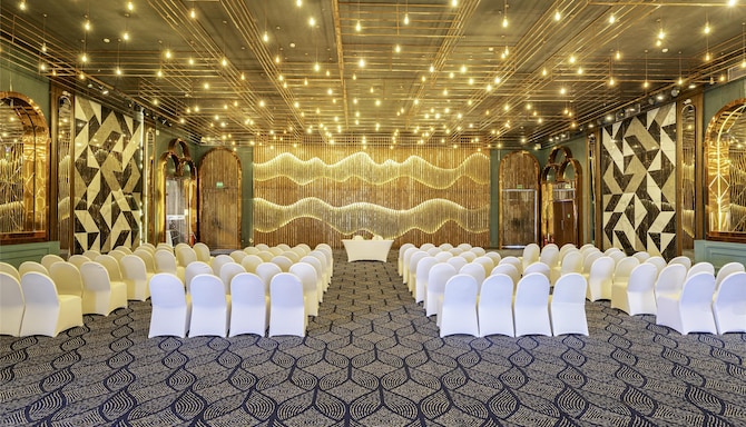 Radisson Hotel Gurugram Udyog Vihar - Lotus - Theatre Setup