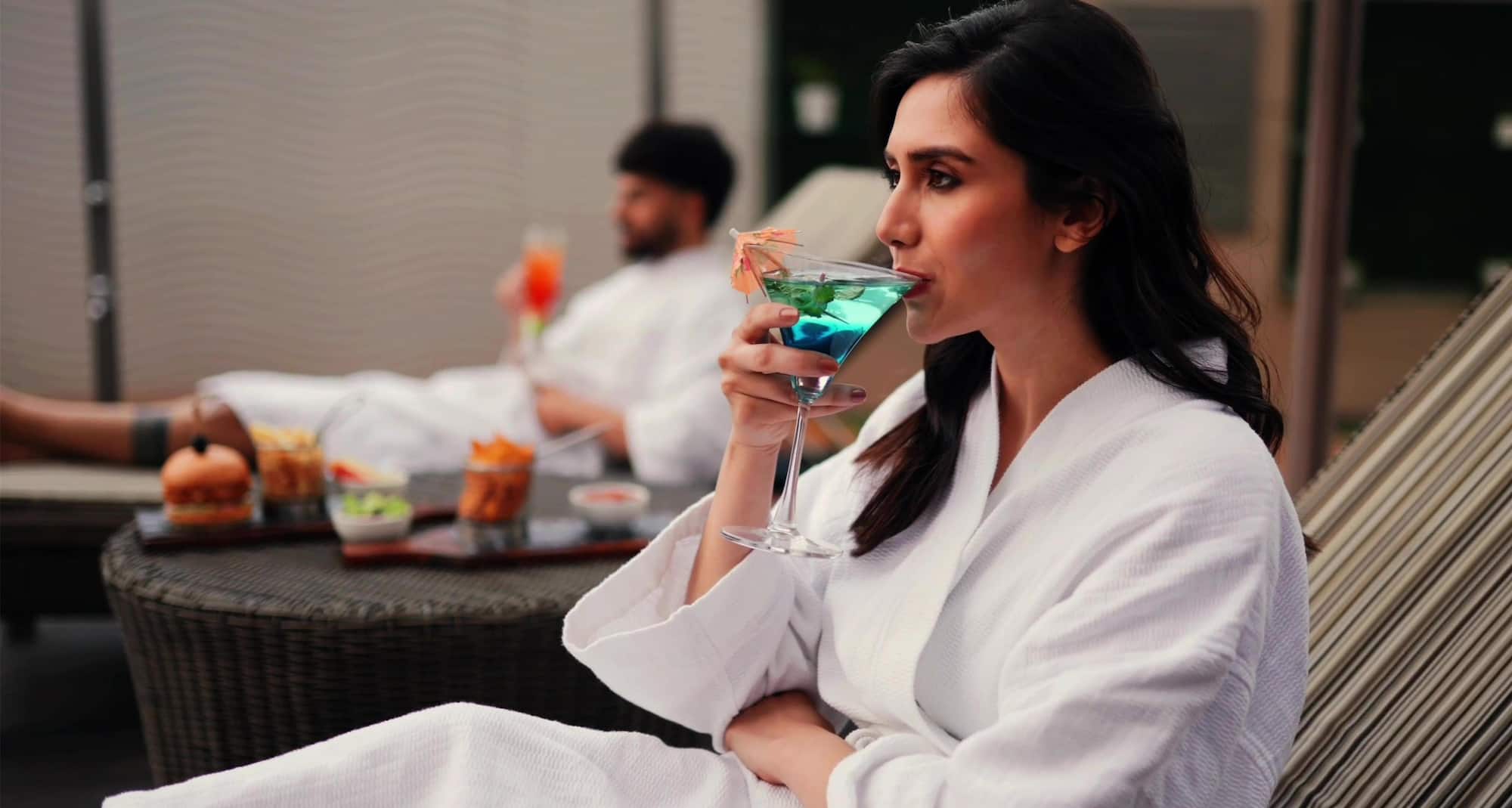 Radisson Hotel Gurugram Udyog Vihar - Pool