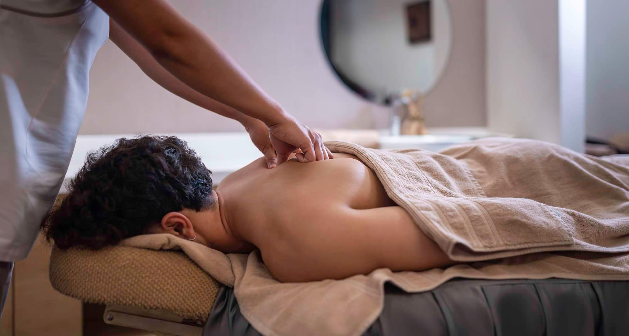 Radisson Hotel Gurugram Udyog Vihar - Spa