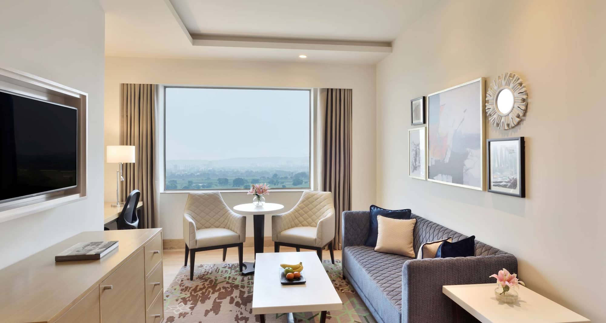 Radisson Hotel Gurugram Udyog Vihar - Presidential Suite