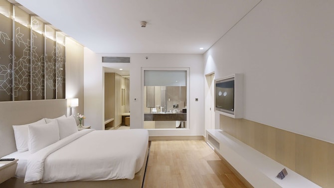 Radisson Hotel Gurugram Udyog Vihar - Suite