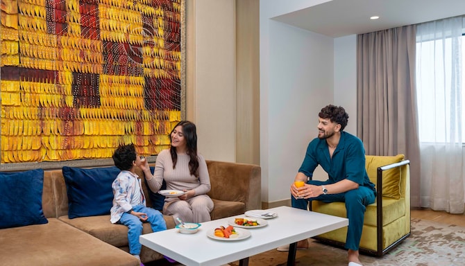 Radisson Hotel Gurugram Udyog Vihar - Suite