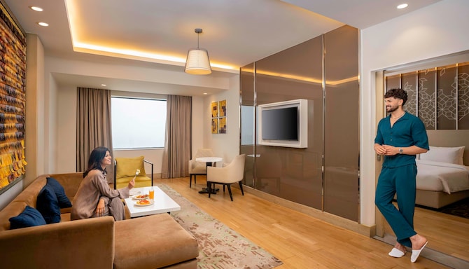 Radisson Hotel Gurugram Udyog Vihar - Suite
