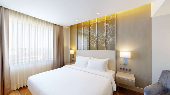 Radisson Hotel Gurugram Udyog Vihar - Suite