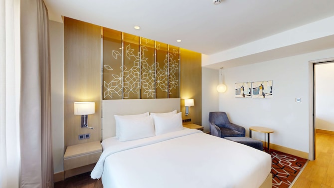 Radisson Hotel Gurugram Udyog Vihar - Suite