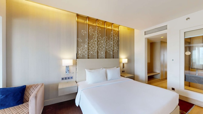 Radisson Hotel Gurugram Udyog Vihar - Presidential Suite