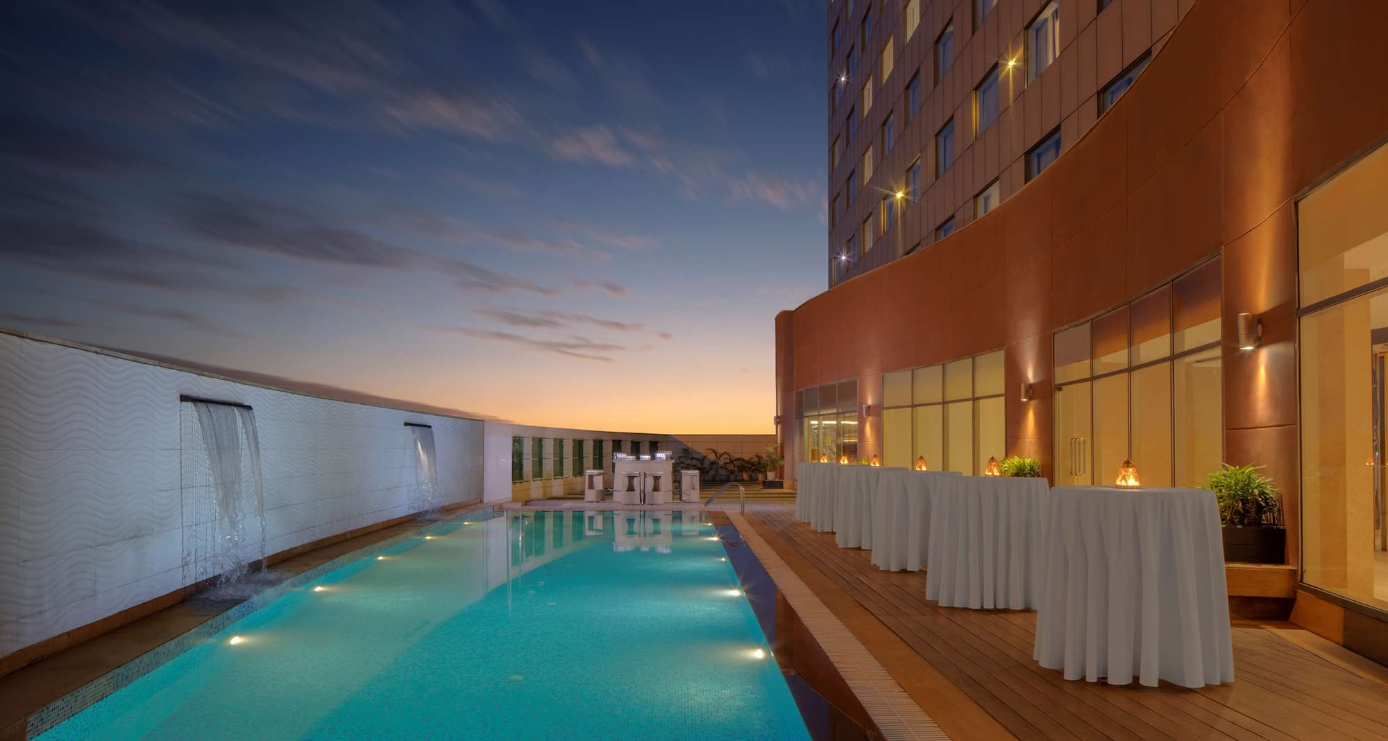 Radisson Hotel Gurugram Udyog Vihar - Cocktail Dinner Setup