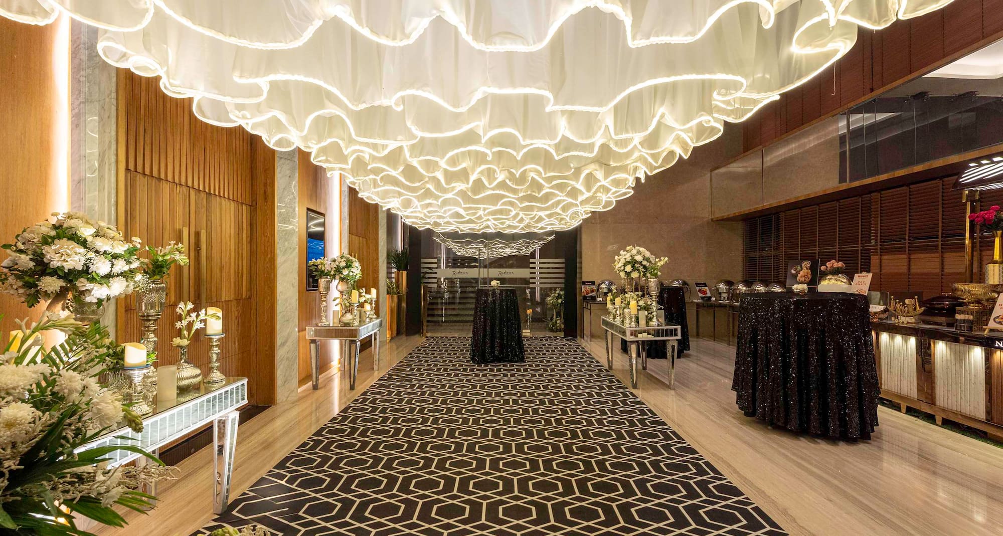 Radisson Hotel Gurugram Udyog Vihar - Rose - Cocktail